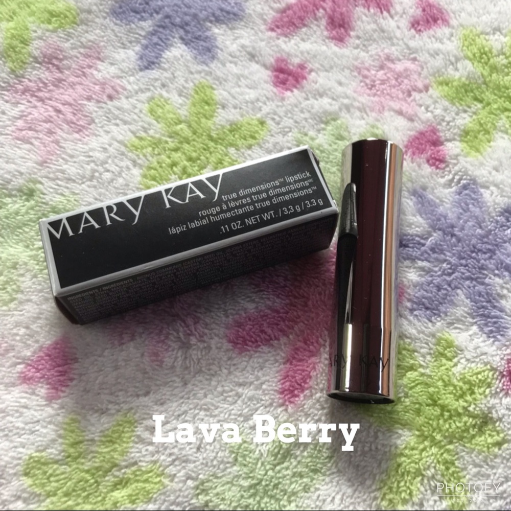 Mary Kay True dimensions Lipstick Macs Berry